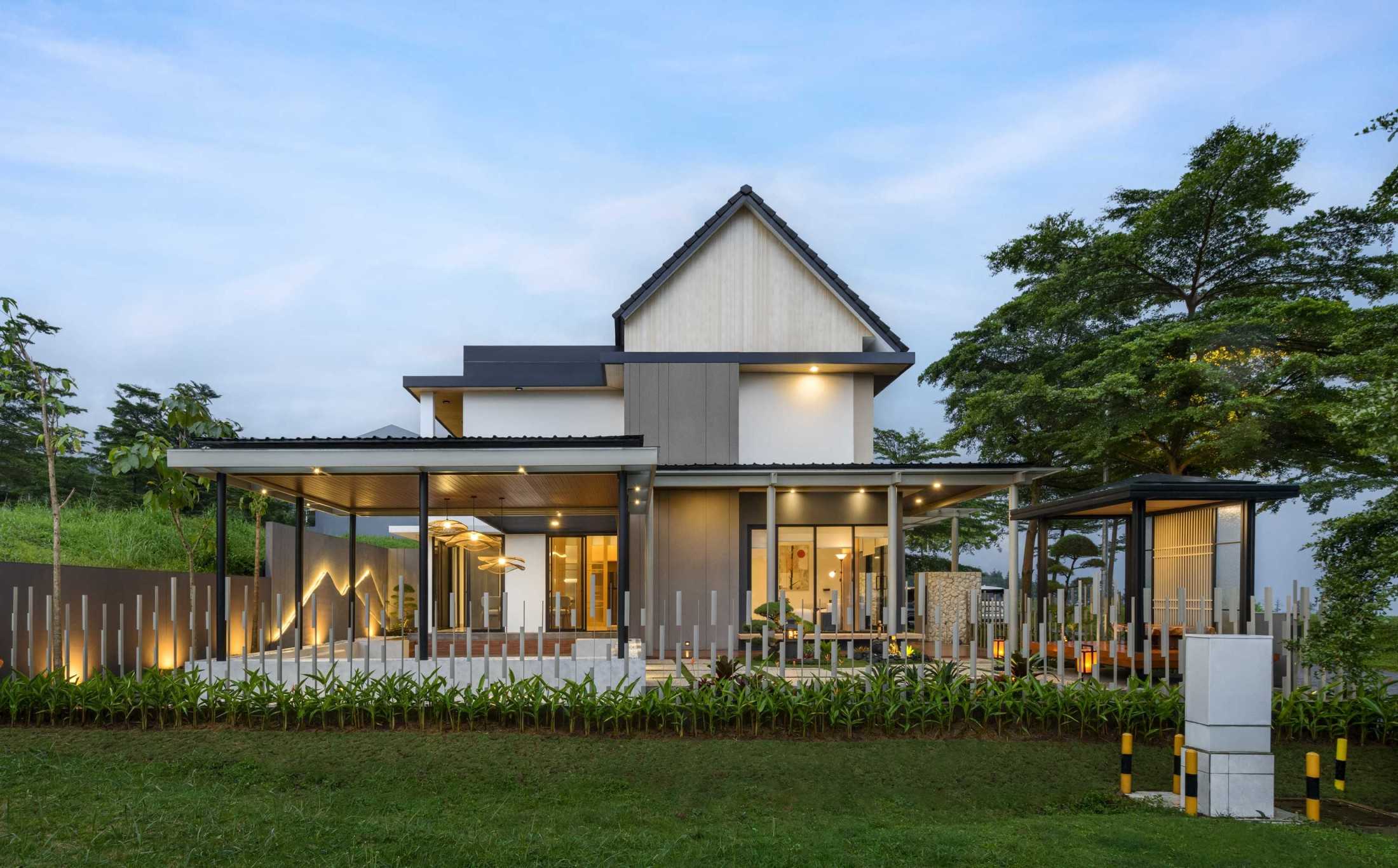 Arnold Iskandar G Intan Zen Inspired Villa Jl. Raya Surabaya - Malang No.km. 48, Bulukandang, Kec. Prigen, Pasuruan, Jawa Timur 67156, Indonesia Jl. Cendrawasih, Kel Rijali, Kec. Sirimau, Kota Ambon, Maluku, Indonesia Arnold-Iskandar-G-Intan-Zen-Inspired-Villa  218064