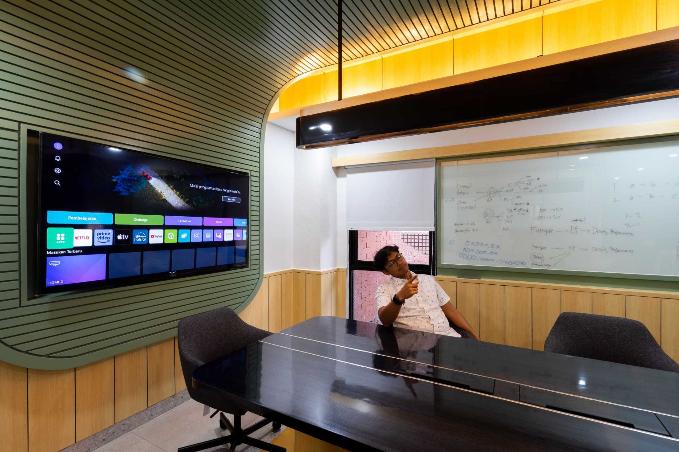 Studio Slenpan Kantor Kelompok Riset Lalu Lintas Psikologi Ui Jl. Lkr. Kampus Raya Jl. Prof. Dr. R Slamet Iman Santoso, Pondok Cina, Kecamatan Beji, Kota Depok, Jawa Barat 16424, Indonesia Jl. Lkr. Kampus Raya Jl. Prof. Dr. R Slamet Iman Santoso, Pondok Cina, Kecamatan Beji, Kota Depok, Jawa Barat 16424, Indonesia Studio-Slenpan-Kantor-Kelompok-Riset-Lalu-Lintas-Psikologi-Ui  217297