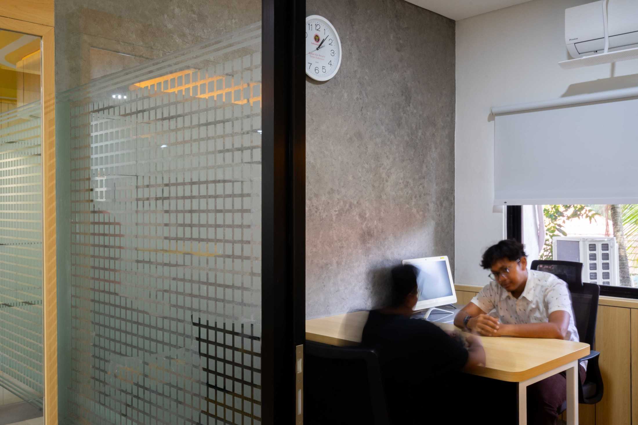 Studio Slenpan Kantor Kelompok Riset Lalu Lintas Psikologi Ui Jl. Lkr. Kampus Raya Jl. Prof. Dr. R Slamet Iman Santoso, Pondok Cina, Kecamatan Beji, Kota Depok, Jawa Barat 16424, Indonesia Jl. Lkr. Kampus Raya Jl. Prof. Dr. R Slamet Iman Santoso, Pondok Cina, Kecamatan Beji, Kota Depok, Jawa Barat 16424, Indonesia Studio-Slenpan-Kantor-Kelompok-Riset-Lalu-Lintas-Psikologi-Ui  217302