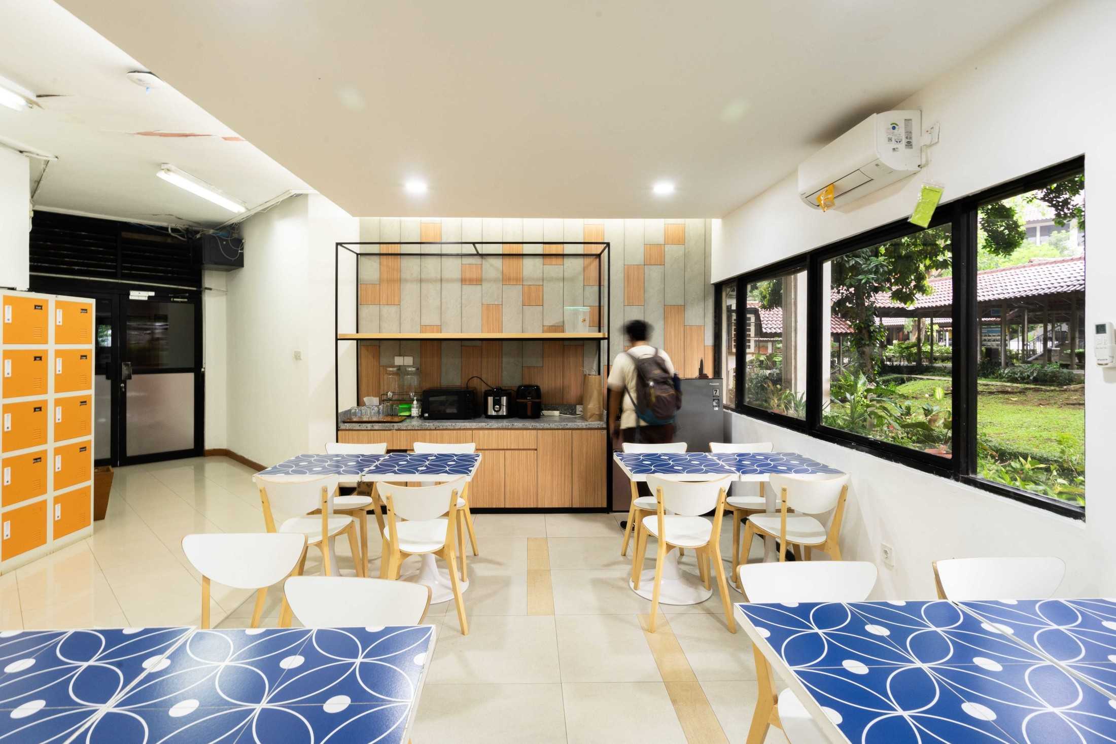 Studio Slenpan Ruang Makan Staf Dekanat Psikologi Ui Jl. Lkr. Kampus Raya Jl. Prof. Dr. R Slamet Iman Santoso, Pondok Cina, Kecamatan Beji, Kota Depok, Jawa Barat 16424, Indonesia Jl. Lkr. Kampus Raya Jl. Prof. Dr. R Slamet Iman Santoso, Pondok Cina, Kecamatan Beji, Kota Depok, Jawa Barat 16424, Indonesia Studio-Slenpan-Ruang-Makan-Staf-Dekanat-Psikologi-Ui  217370