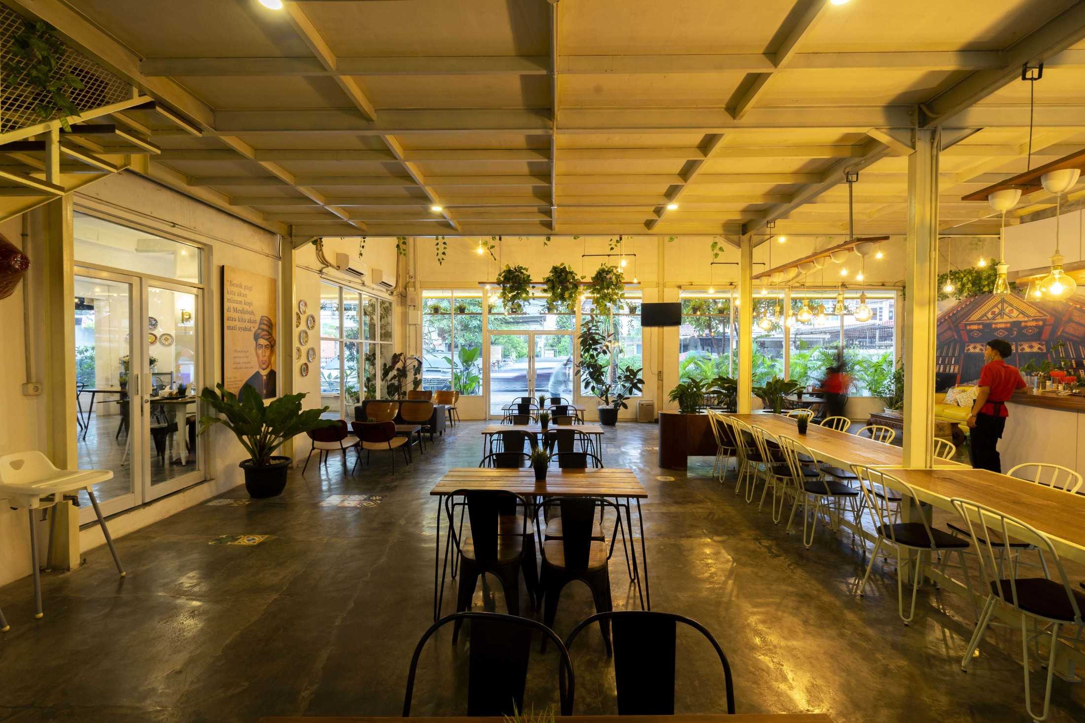 Studio Slenpan Jambo Kupi Kali Deres Jl. Raya Rw. Bambu No.a4, Rt.7/rw.7, Ps. Minggu, Kota Jakarta Selatan, Daerah Khusus Ibukota Jakarta 12520, Indonesia Jl. Raya Rw. Bambu No.a4, Rt.7/rw.7, Ps. Minggu, Kota Jakarta Selatan, Daerah Khusus Ibukota Jakarta 12520, Indonesia Studio-Slenpan-Jambo-Kupi-Kali-Deres  217384
