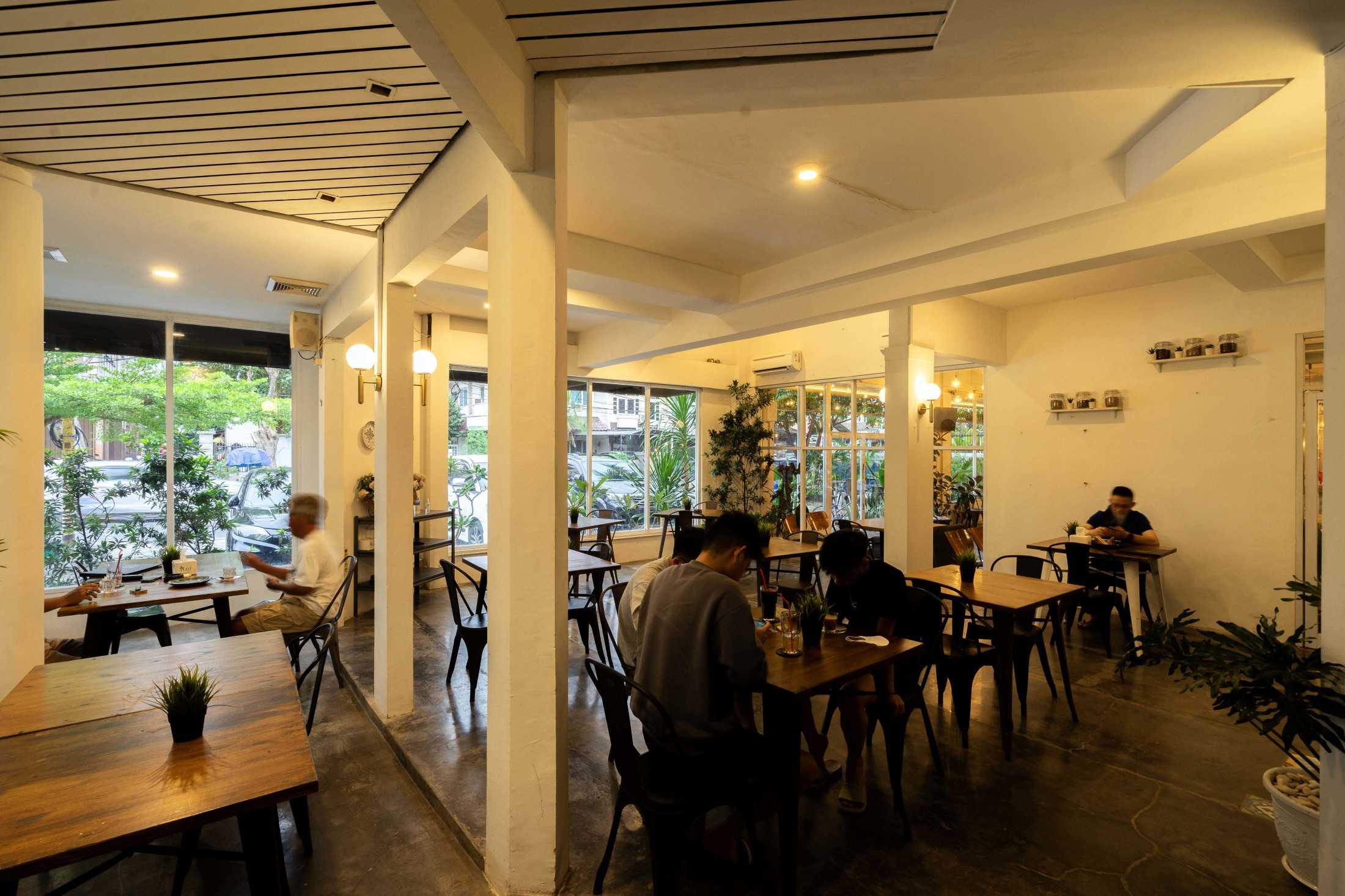 Studio Slenpan Jambo Kupi Kali Deres Jl. Raya Rw. Bambu No.a4, Rt.7/rw.7, Ps. Minggu, Kota Jakarta Selatan, Daerah Khusus Ibukota Jakarta 12520, Indonesia Jl. Raya Rw. Bambu No.a4, Rt.7/rw.7, Ps. Minggu, Kota Jakarta Selatan, Daerah Khusus Ibukota Jakarta 12520, Indonesia Studio-Slenpan-Jambo-Kupi-Kali-Deres  217392
