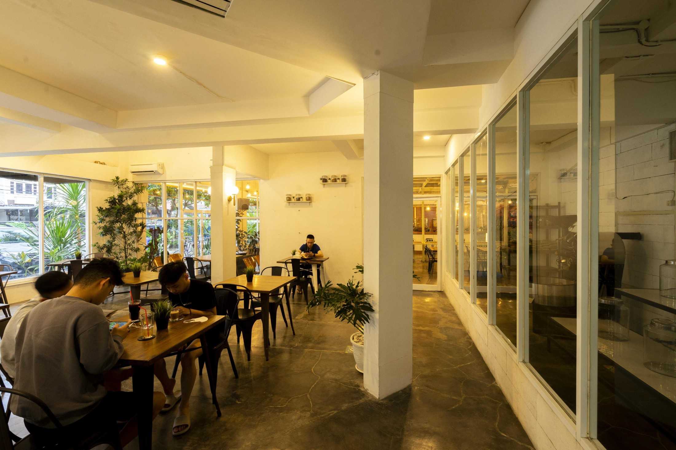 Studio Slenpan Jambo Kupi Kali Deres Jl. Raya Rw. Bambu No.a4, Rt.7/rw.7, Ps. Minggu, Kota Jakarta Selatan, Daerah Khusus Ibukota Jakarta 12520, Indonesia Jl. Raya Rw. Bambu No.a4, Rt.7/rw.7, Ps. Minggu, Kota Jakarta Selatan, Daerah Khusus Ibukota Jakarta 12520, Indonesia Studio-Slenpan-Jambo-Kupi-Kali-Deres  217394