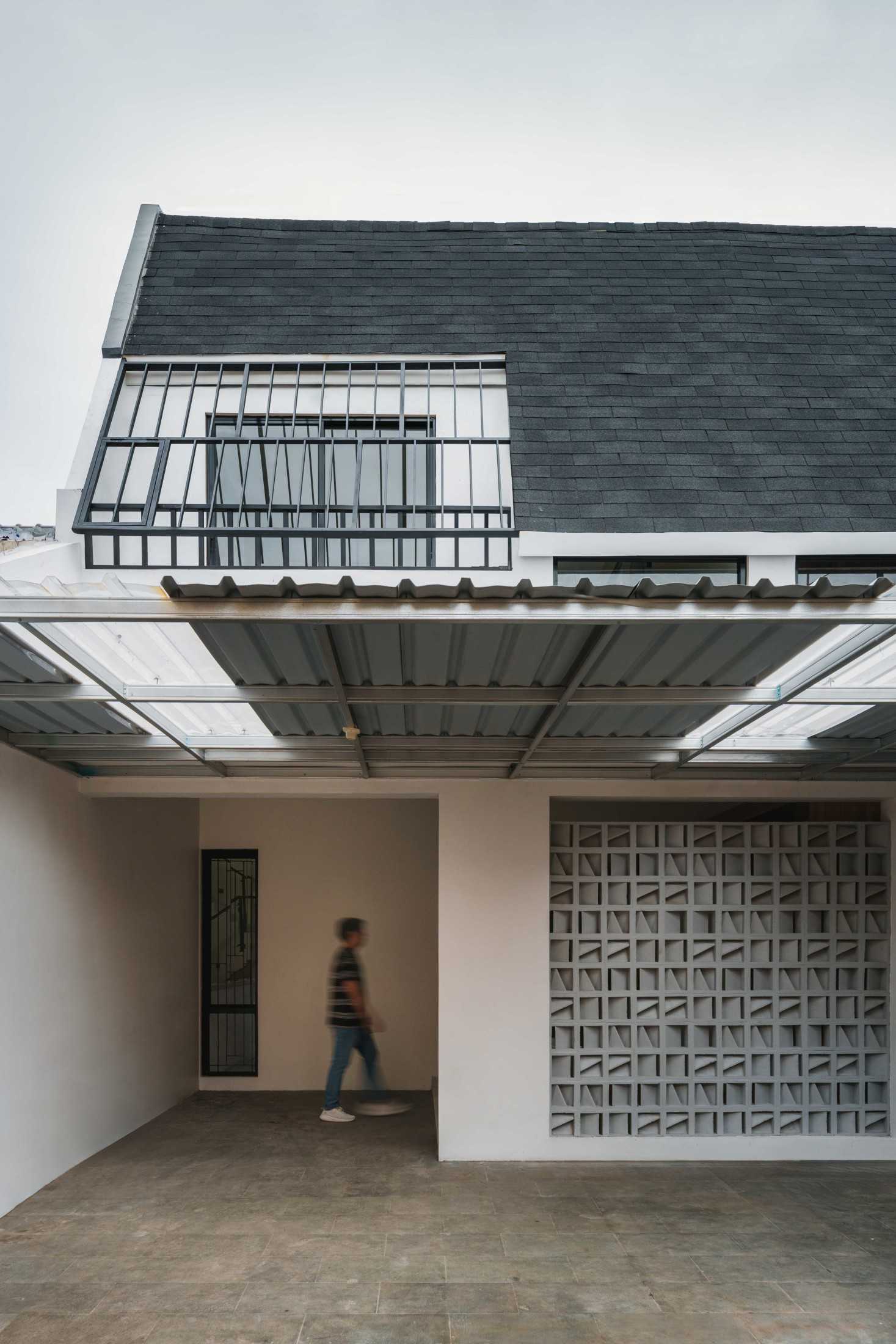 Hooram.architect Line House Jl. Bhineka Raya, Cipinang Cempedak, Kecamatan Jatinegara, Kota Jakarta Timur, Daerah Khusus Ibukota Jakarta, Indonesia Jl. Bhineka Raya, Cipinang Cempedak, Kecamatan Jatinegara, Kota Jakarta Timur, Daerah Khusus Ibukota Jakarta, Indonesia Hooramarchitect-Line-House  215760