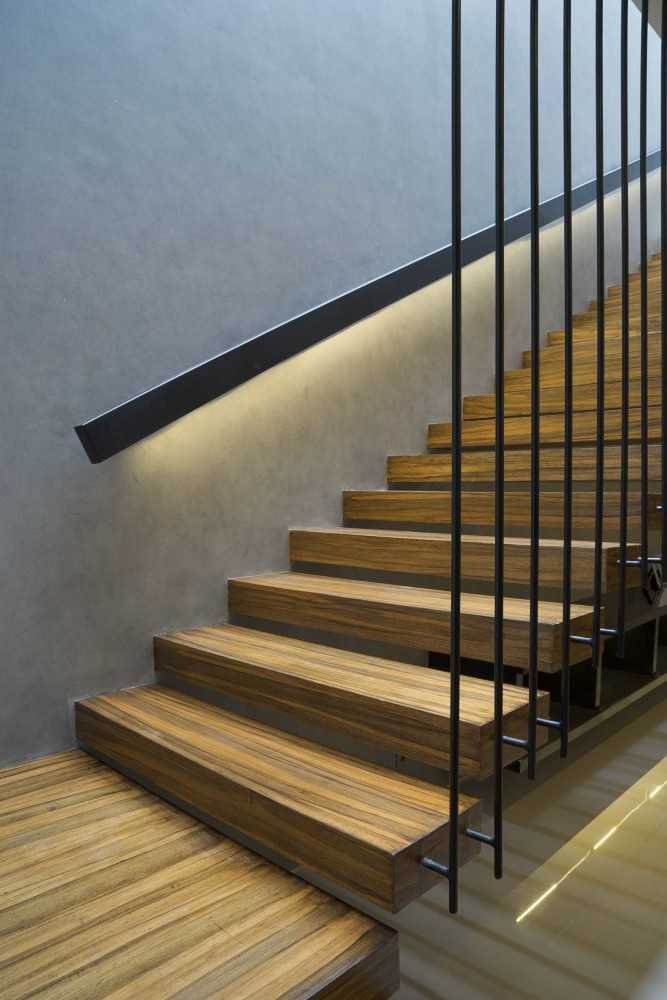 Photo Stairs "S" house 35 desain arsitek oleh Simple Projects Architecture - ARSITAG